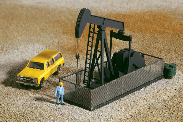 Walthers Cornerstone Walking Beam-Horse Head Oil Pump