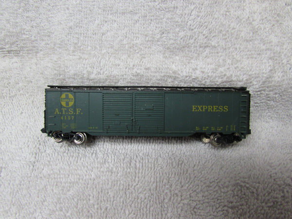 MRC Santa Fe Express 50 ft Double Door Freight Boxcar ATSF 4157