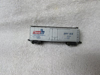 Model Power Thermice TICX 8903 40' box car