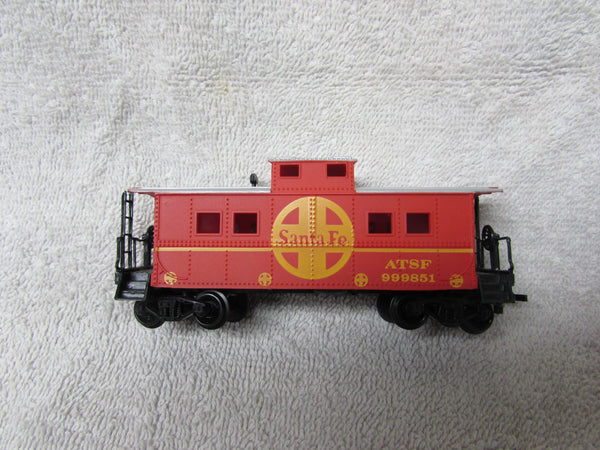 Lifelike Santa Fe Caboose