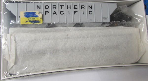 Walthers HO scale 3 bay hopper kit