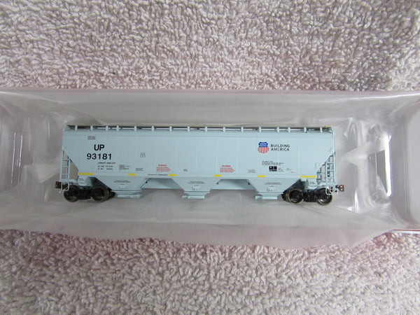 ScaleTrains SXT-30950 Union Pacific 93181 Covered Hopper, Gunderson 5188 cf, 3-Bay