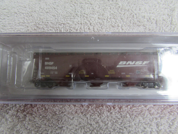 ScaleTrains	SXT-30924	BNSF	489454	Covered Hopper, Gunderson 5188 cf, 3-Bay