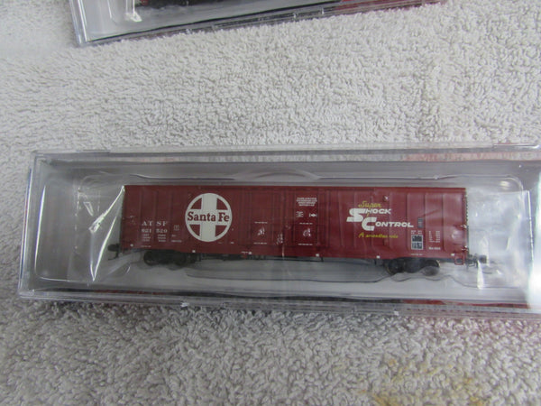 BLMA	18046	ATSF	621520	60' Box Car, BX-166, ATSF Super Shock Control