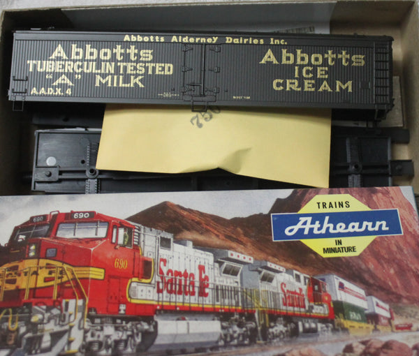 Athearn Abotts Milk Reefer