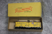 Athearn Yellow Box Kit -Burlington Refrigerator Express Reefer