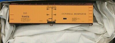 Accurail HO #4909 Illinois Central (40' Wood Refrigerator Car (Plastic Kit)